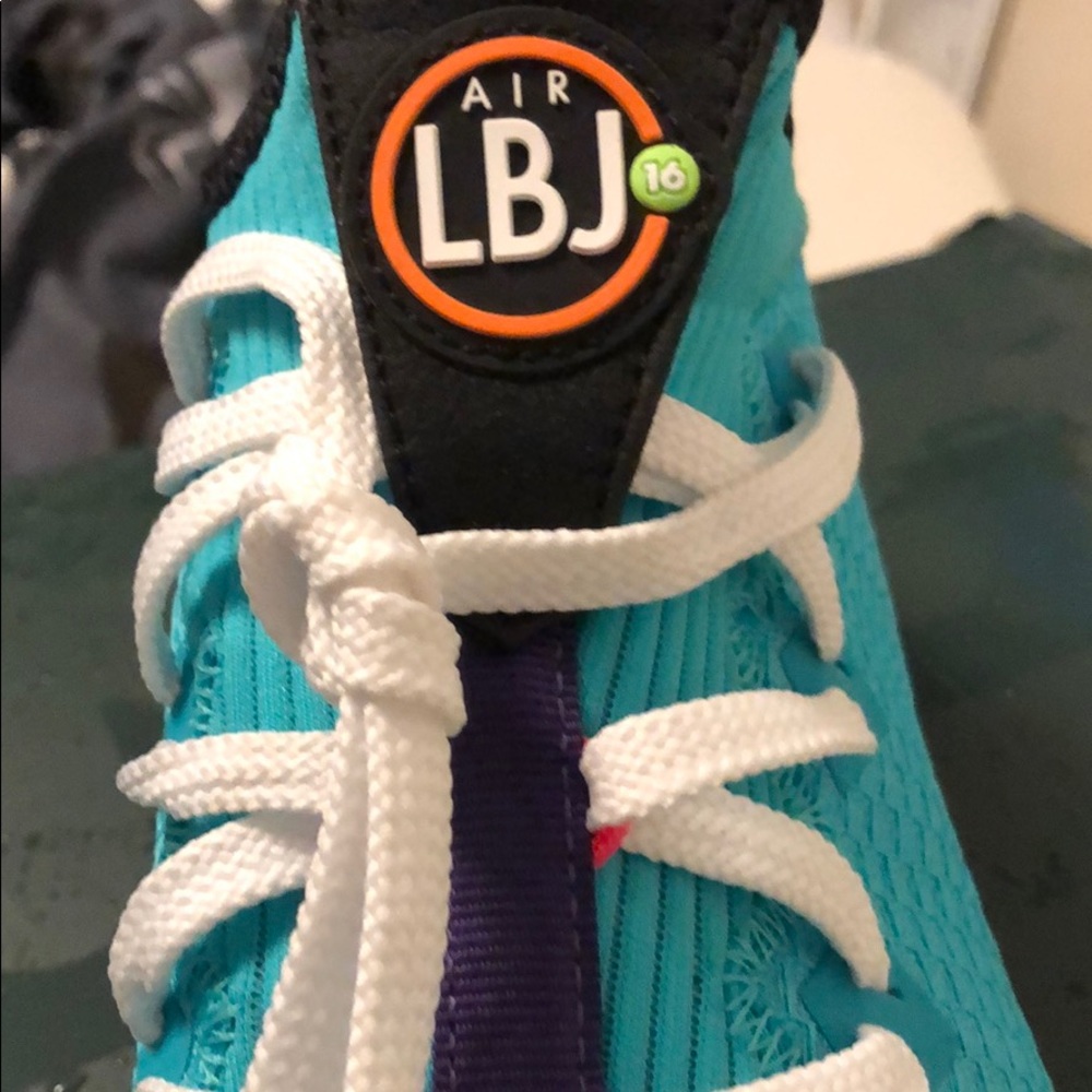 LeBron 16 Low